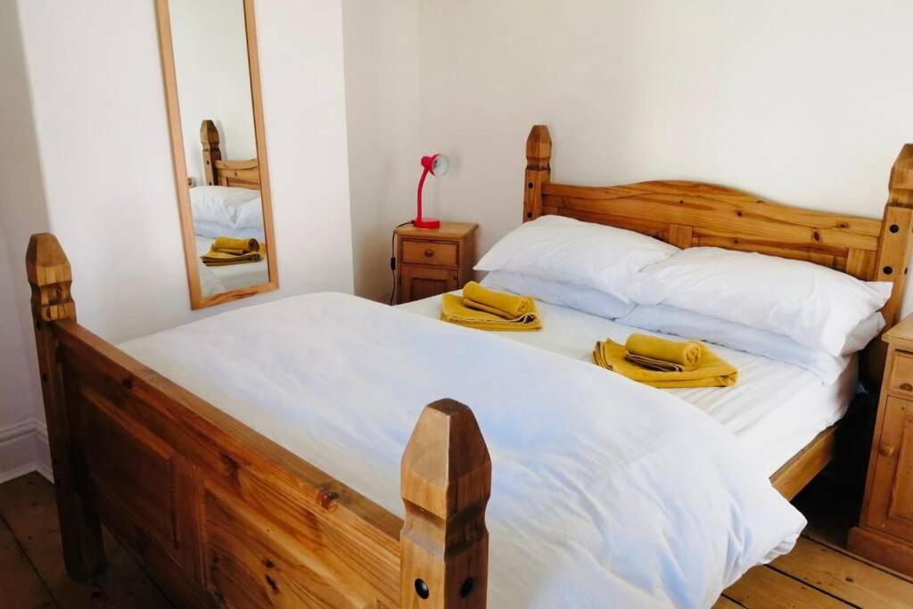 200 Year Old Large Townhouse With Sea Views Villa Scarborough Eksteriør bilde