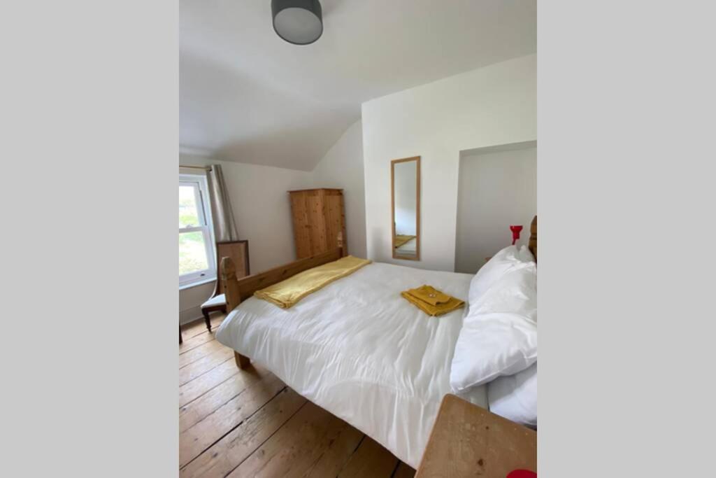 200 Year Old Large Townhouse With Sea Views Villa Scarborough Eksteriør bilde